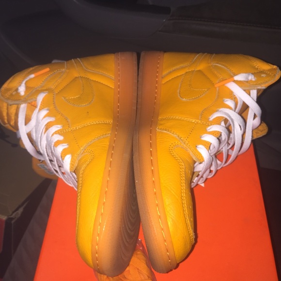 Air Jordan Retro 1 Gatorade Orange - Picture 3 of 4